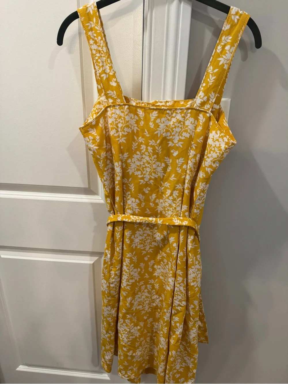 Ann Taylor Belted Yellow Floral Front Button Dress (4) - Picture 4 of 7